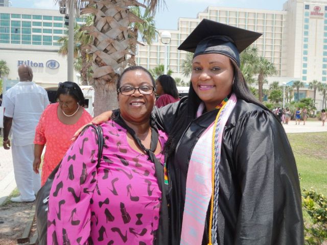 Monique Evelyn graduates with B.S. degree in Psychology from Bethune ...